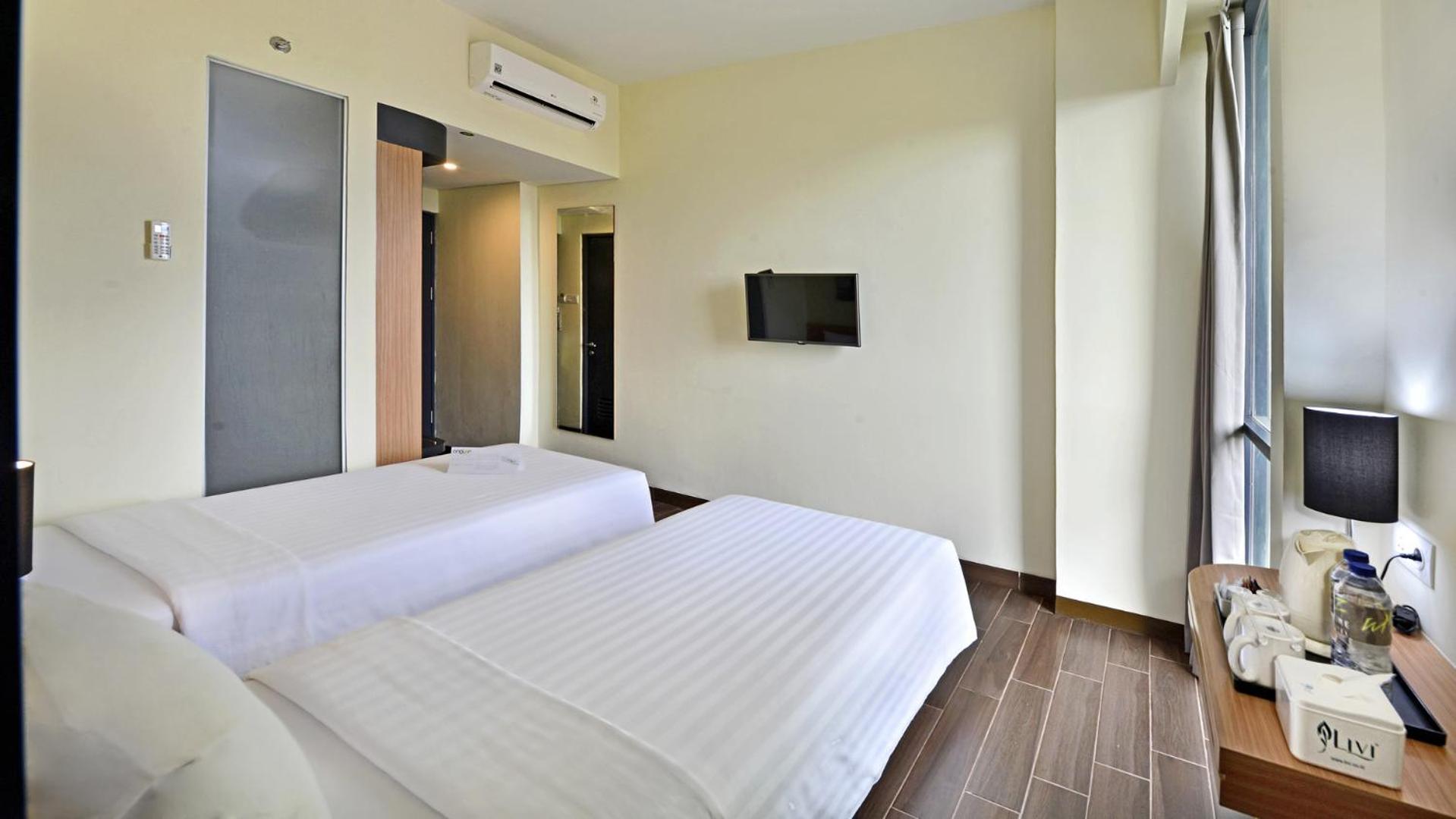 Whiz Prime Hotel Khatib Sulaiman Padang Padang (Sumatra) Exterior foto