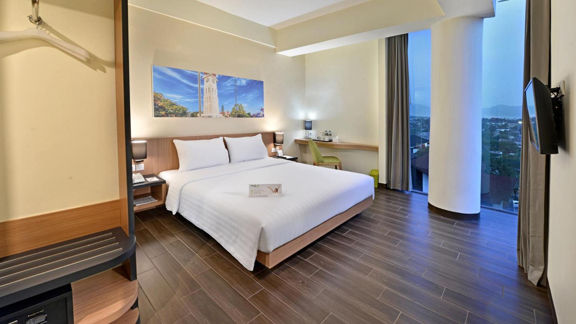 Whiz Prime Hotel Khatib Sulaiman Padang Padang (Sumatra) Exterior foto